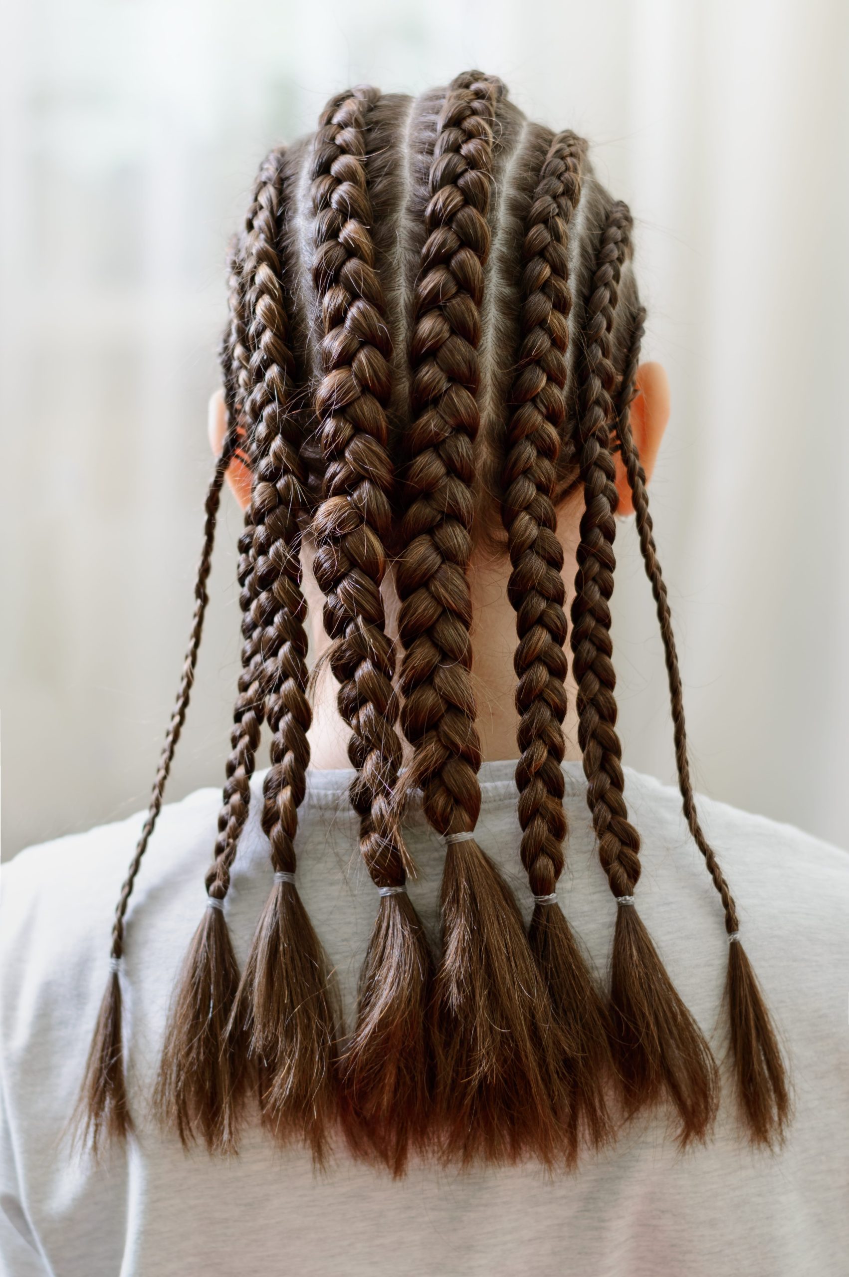 french-style-hairstyles-many-braids-braided-girl-2026-03-10-00-59-32-utc (1)